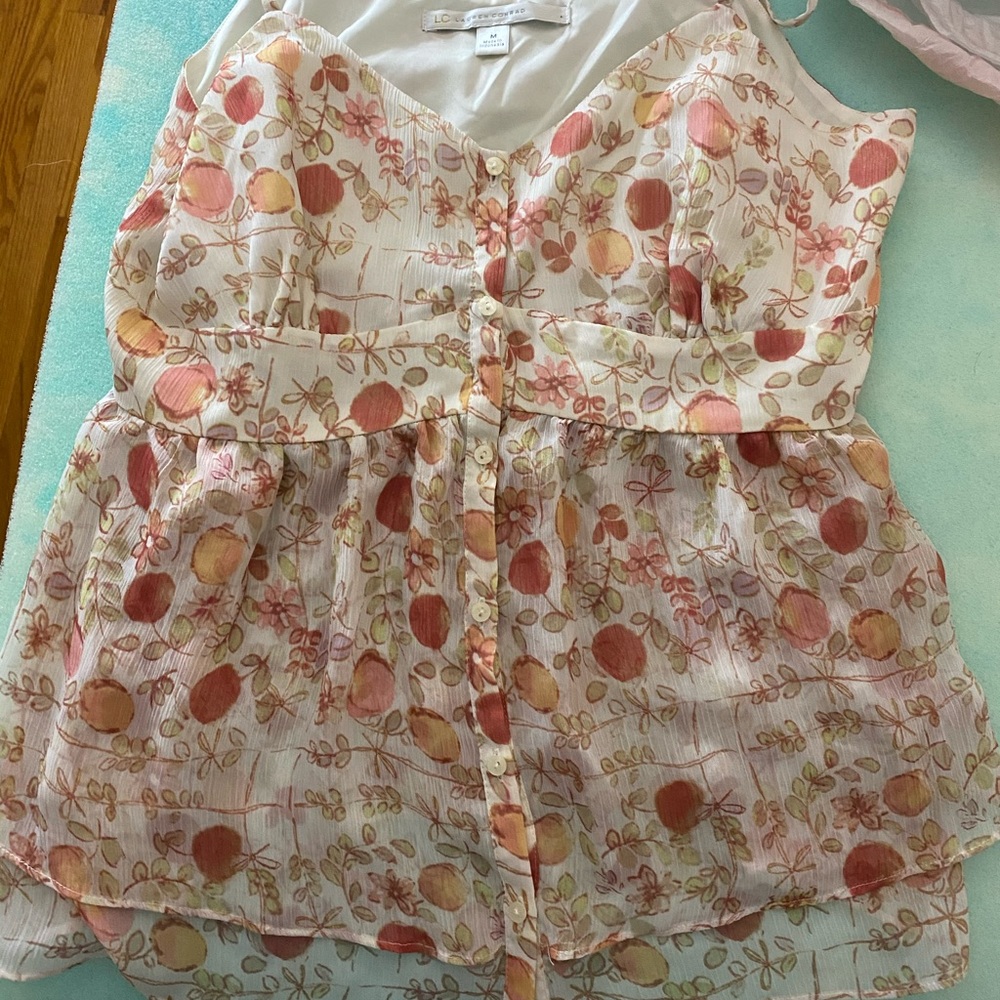 Top - Picture 1 of 2